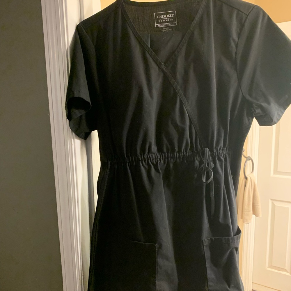 Black maternity scrub set